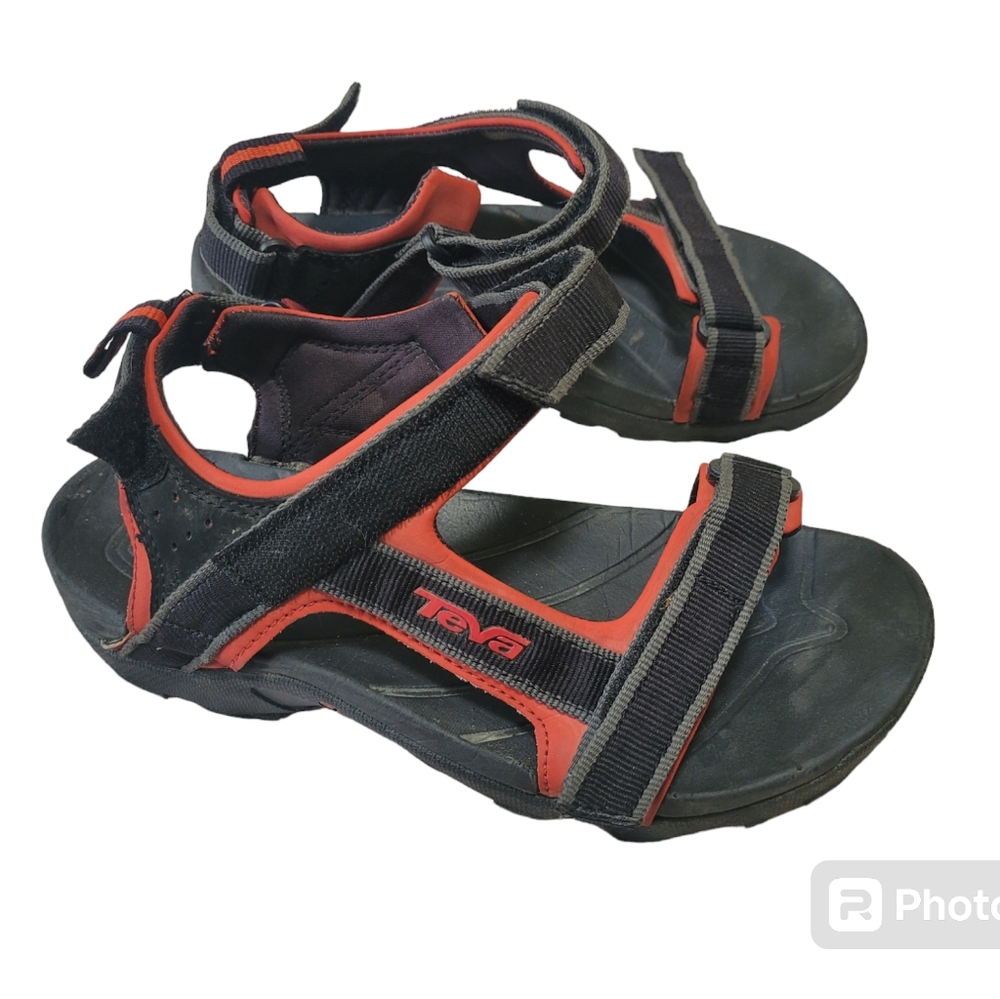 Teva velcro sport hiking sandals, red and black boys‎ size 4